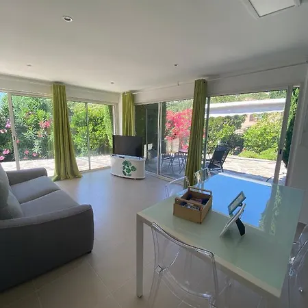 Les Minots Apartment Le Lavandou